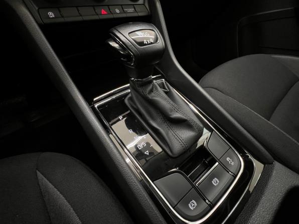 Skoda Karoq I с пробегом 2021 года, цена 2 590 000 рублей, 43179 км, внедорожник, Автокод Объявления