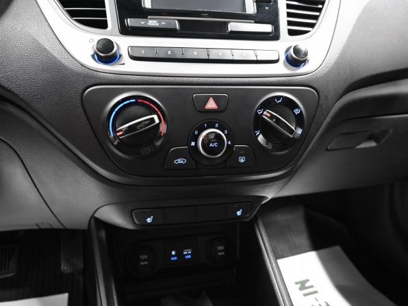 Hyundai Solaris II с пробегом 2018 года, цена 1 195 000 рублей, 149177 км, седан, Автокод Объявления