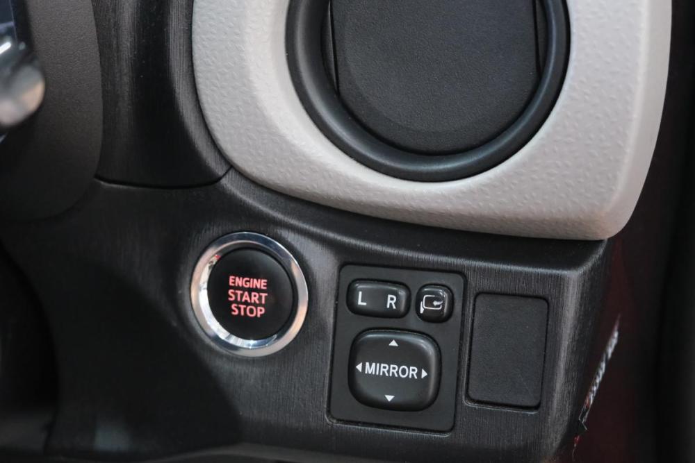 Toyota Vitz III (XP130) Омск  - изображение 10