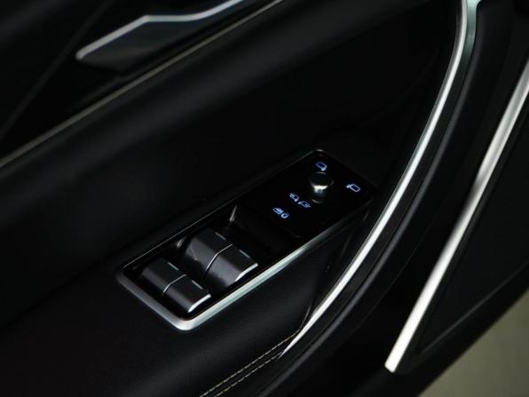Jaguar XF II Рестайлинг с пробегом 2021 года, цена 4 745 055 рублей, 60939 км, седан, Автокод Объявления