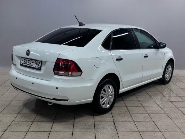 Volkswagen Polo V Рестайлинг с пробегом 2017 года, цена 940 000 рублей, 142997 км, седан, Автокод Объявления