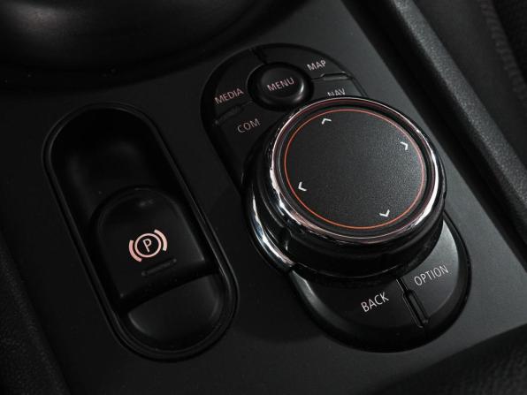 Mini Clubman II с пробегом 2018 года, цена 1 289 000 рублей, 244914 км, универсал, Автокод Объявления