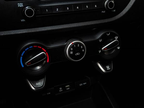 Kia Rio IV с пробегом 2018 года, цена 837 000 рублей, 185500 км, седан, Автокод Объявления
