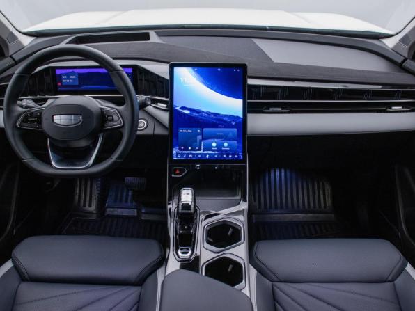 Geely Atlas II с пробегом 2024 года, цена 3 178 000 рублей, 17644 км, внедорожник, Автокод Объявления