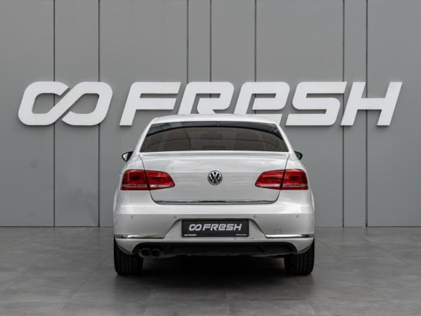 Volkswagen Passat B7 с пробегом 2014 года, цена 1 210 000 рублей, 238051 км, седан, Автокод Объявления