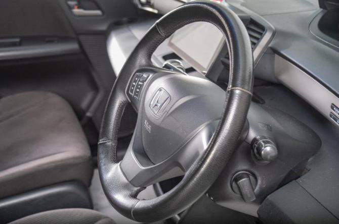 Honda Freed I Рестайлинг с пробегом 2012 года, цена 1 099 000 рублей, 143907 км, компактвэн, Автокод Объявления