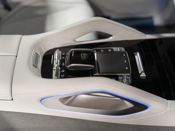 Новый Mercedes-Benz Maybach GLS I Рестайлинг 2025 года, цена 28 890 000 рублей, внедорожник, Автокод Объявления