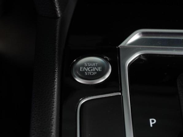 Volkswagen Passat B8 с пробегом 2019 года, цена 2 449 000 рублей, 134499 км, седан, Автокод Объявления