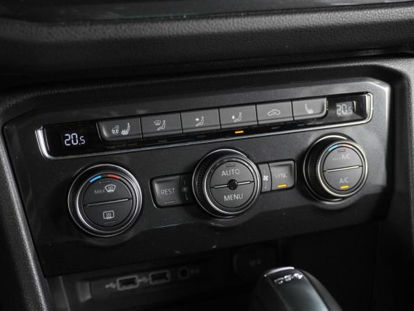 Volkswagen Tiguan II с пробегом 2018 года, цена 2 469 000 рублей, 129131 км, внедорожник, Автокод Объявления