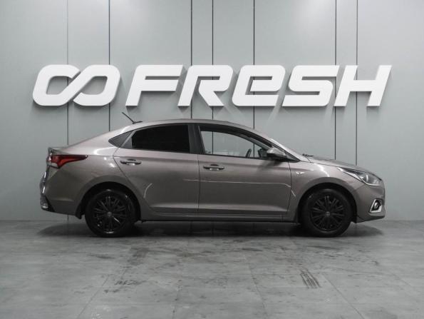Hyundai Solaris II с пробегом 2018 года, цена 1 299 000 рублей, 144031 км, седан, Автокод Объявления