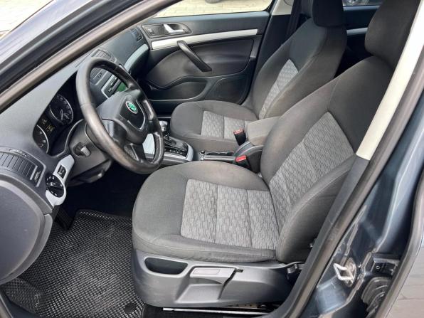 Skoda Octavia II (A5) Рестайлинг с пробегом 2010 года, цена 900 000 рублей, 150521 км, лифтбек, Автокод Объявления