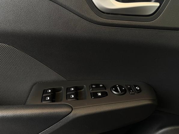 Hyundai Solaris II Рестайлинг с пробегом 2021 года, цена 1 930 000 рублей, 21743 км, седан, Автокод Объявления