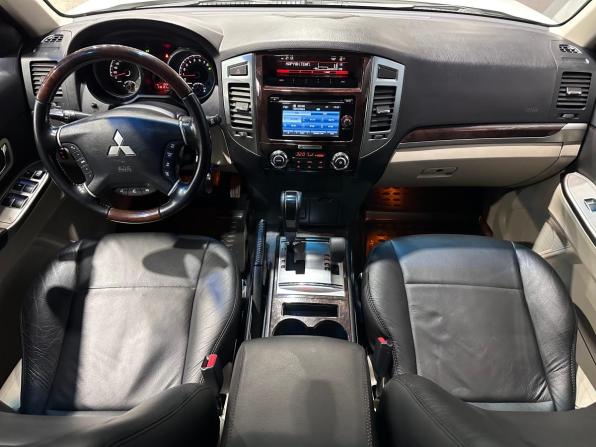 Mitsubishi Pajero IV Рестайлинг 2 с пробегом 2019 года, цена 2 949 000 рублей, 118100 км, внедорожник, Автокод Объявления