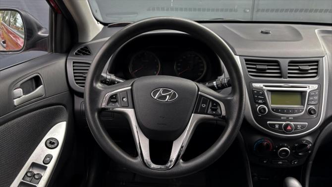 Hyundai Solaris I с пробегом 2013 года, цена 825 000 рублей, 184618 км, седан, Автокод Объявления