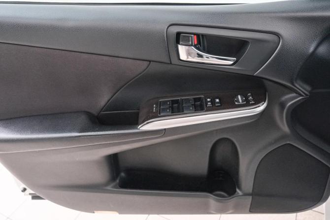 Toyota Camry VII (XV50) Рестайлинг 2 с пробегом 2018 года, цена 1 599 000 рублей, 190000 км, седан, Автокод Объявления