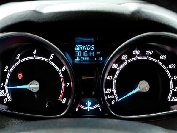 Ford Fiesta Mk6 Рестайлинг с пробегом 2015 года, цена 555 555 рублей, 301611 км, седан, Автокод Объявления