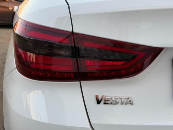 Lada (ВАЗ) Vesta I Рестайлинг (NG) с пробегом 2024 года, цена 1 305 000 рублей, 33500 км, седан, Автокод Объявления
