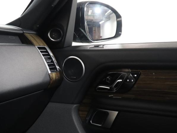 Land Rover Range Rover IV Рестайлинг с пробегом 2018 года, цена 5 700 000 рублей, 105464 км, внедорожник, Автокод Объявления