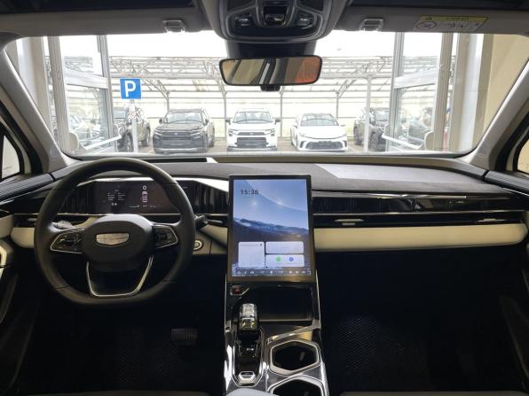 Geely Atlas II с пробегом 2024 года, цена 3 080 000 рублей, 50200 км, внедорожник, Автокод Объявления