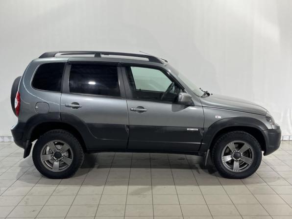 Chevrolet Niva I Рестайлинг с пробегом 2017 года, цена 597 400 рублей, 108900 км, внедорожник, Автокод Объявления