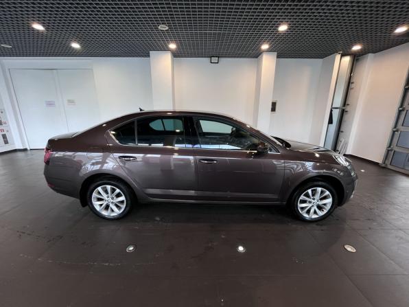 Skoda Octavia III (A7) Рестайлинг с пробегом 2018 года, цена 1 750 000 рублей, 121065 км, лифтбек, Автокод Объявления