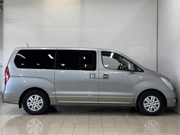 Hyundai H-1 II Рестайлинг с пробегом 2016 года, цена 2 099 000 рублей, 169749 км, минивэн, Автокод Объявления