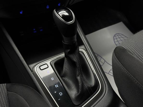 Hyundai Solaris II с пробегом 2017 года, цена 1 099 000 рублей, 134137 км, седан, Автокод Объявления