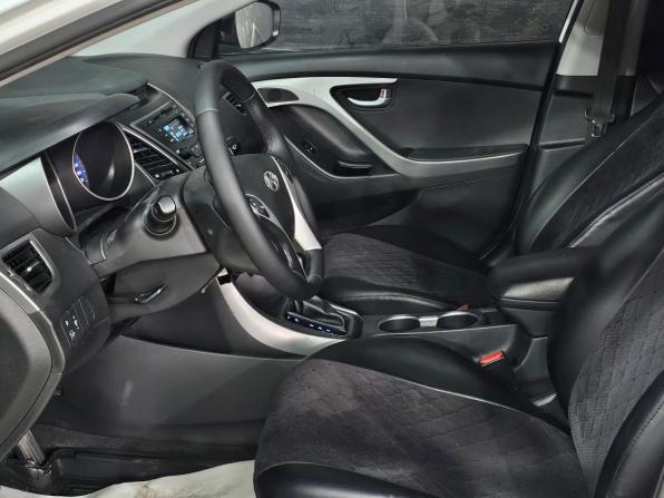 Hyundai Elantra V (MD) Рестайлинг с пробегом 2015 года, цена 1 165 000 рублей, 193600 км, седан, Автокод Объявления