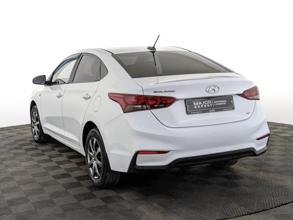 Hyundai Solaris II с пробегом 2018 года, цена 1 100 000 рублей, 167007 км, седан, Автокод Объявления