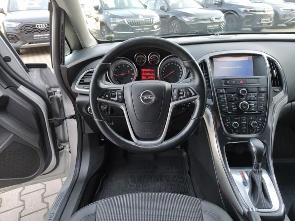 Opel Astra J Рестайлинг с пробегом 2012 года, цена 800 000 рублей, 138503 км, хэтчбек, Автокод Объявления