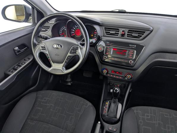 Kia Rio III Рестайлинг с пробегом 2017 года, цена 1 250 000 рублей, 93900 км, хэтчбек, Автокод Объявления