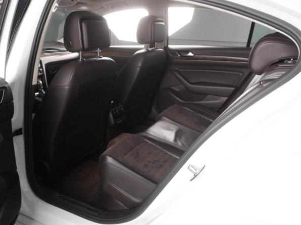 Volkswagen Passat B8 с пробегом 2015 года, цена 1 819 000 рублей, 255551 км, седан, Автокод Объявления