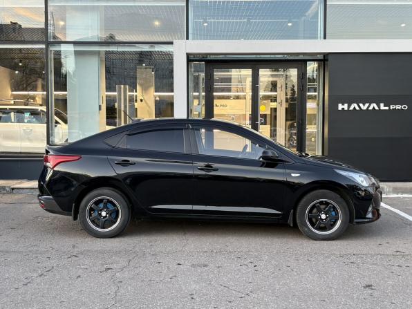 Hyundai Solaris II Рестайлинг с пробегом 2021 года, цена 1 549 000 рублей, 86689 км, седан, Автокод Объявления