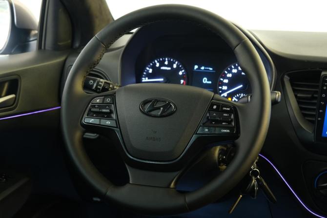 Hyundai Solaris II с пробегом 2017 года, цена 1 279 000 рублей, 126900 км, седан, Автокод Объявления