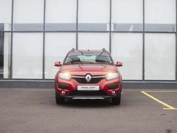 Renault Sandero II с пробегом 2018 года, цена 1 000 000 рублей, 93172 км, хэтчбек, Автокод Объявления
