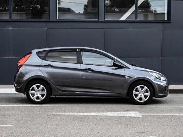Hyundai Solaris I с пробегом 2013 года, цена 999 000 рублей, 156935 км, хэтчбек, Автокод Объявления