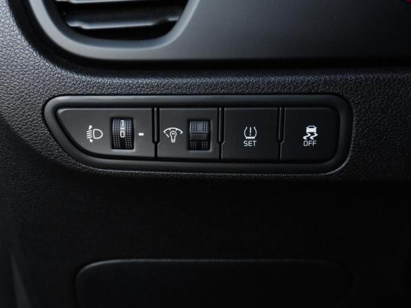 Kia Rio IV Рестайлинг с пробегом 2021 года, цена 2 159 000 рублей, 73606 км, хэтчбек, Автокод Объявления