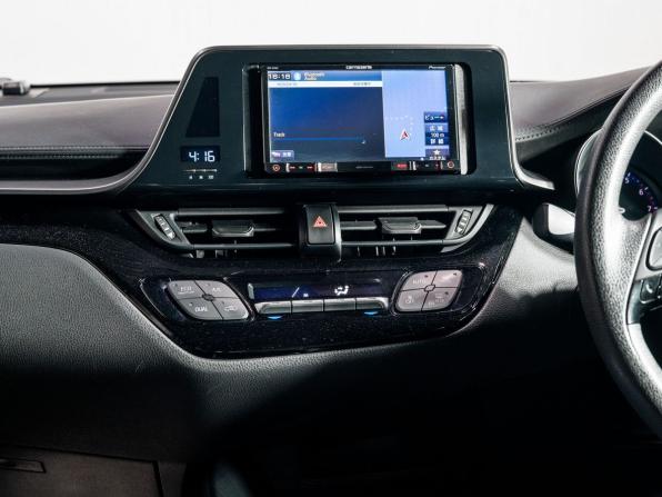 Toyota C-HR I с пробегом 2019 года, цена 1 900 000 рублей, 83000 км, внедорожник, Автокод Объявления