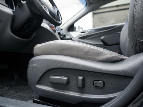 Hyundai Sonata VI (YF) с пробегом 2011 года, цена 899 000 рублей, 136718 км, седан, Автокод Объявления