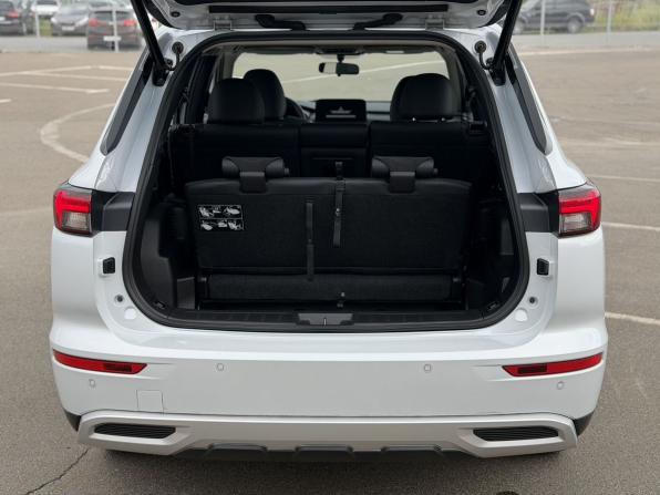 Mitsubishi Outlander IV с пробегом 2023 года, цена 3 850 000 рублей, 30 км, внедорожник, Автокод Объявления