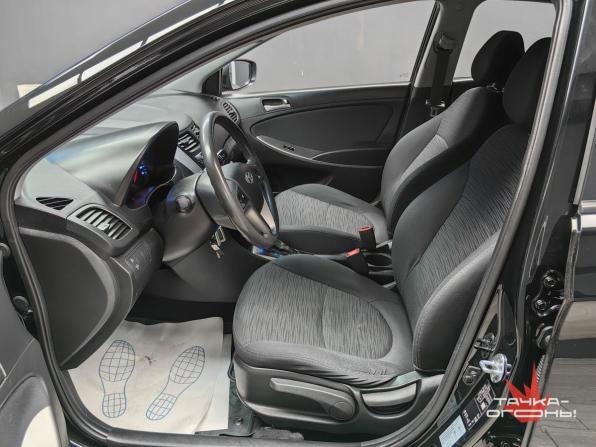 Hyundai Solaris I Рестайлинг с пробегом 2015 года, цена 1 048 000 рублей, 136524 км, седан, Автокод Объявления
