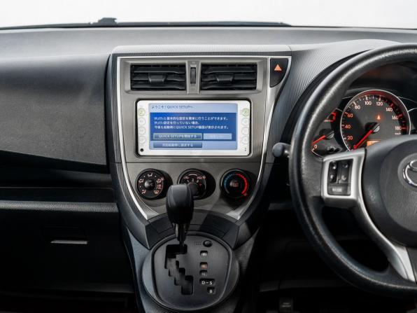 Toyota Ractis II с пробегом 2012 года, цена 875 000 рублей, 134049 км, хэтчбек, Автокод Объявления