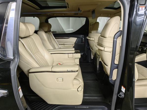 Toyota Alphard III Рестайлинг с пробегом 2019 года, цена 3 899 000 рублей, 248209 км, минивэн, Автокод Объявления