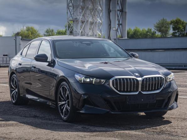 BMW 5 серии VIII (G60/G61/G68) с пробегом 2024 года, цена 7 650 000 рублей, 21184 км, седан, Автокод Объявления