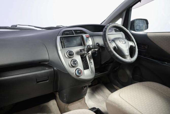 Toyota Ractis I с пробегом 2010 года, цена 999 000 рублей, 105000 км, хэтчбек, Автокод Объявления