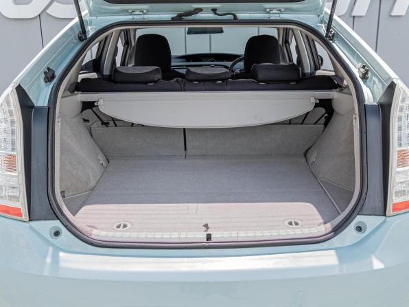 Toyota Prius III (XW30) с пробегом 2011 года, цена 1 365 000 рублей, 175556 км, лифтбек, Автокод Объявления