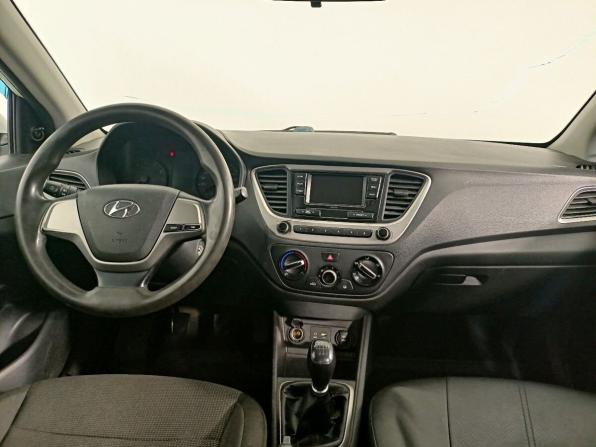 Hyundai Solaris II с пробегом 2018 года, цена 599 000 рублей, 400000 км, седан, Автокод Объявления
