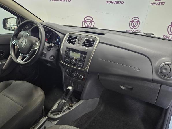 Renault Logan II Рестайлинг с пробегом 2018 года, цена 822 000 рублей, 112478 км, седан, Автокод Объявления