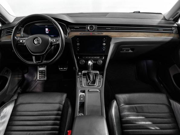Volkswagen Passat B8 с пробегом 2018 года, цена 1 790 000 рублей, 201670 км, седан, Автокод Объявления