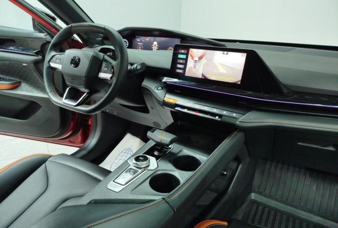 Changan UNI-V I с пробегом 2023 года, цена 2 390 000 рублей, 23494 км, лифтбек, Автокод Объявления